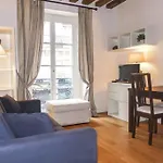 Place Des Vosges - Tournelles Charming Apartment